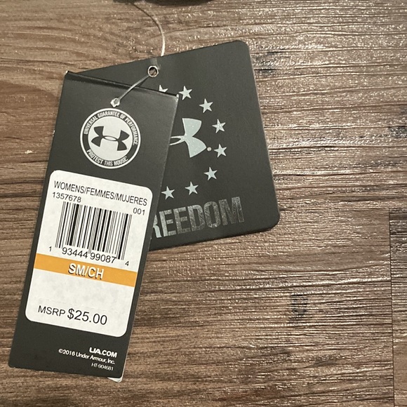 Under armor T-shirt - Picture 4 of 4